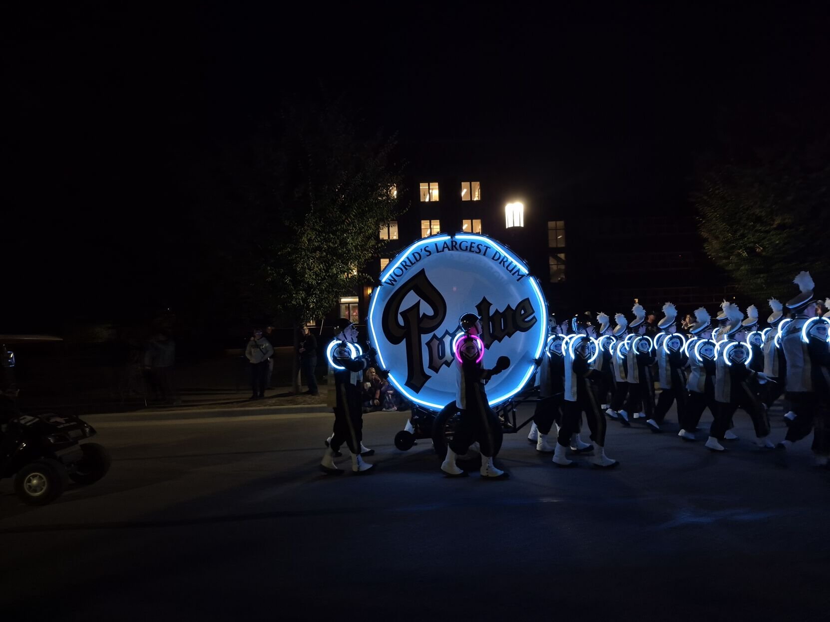 Hundreds gather at Homecoming 2025 parade